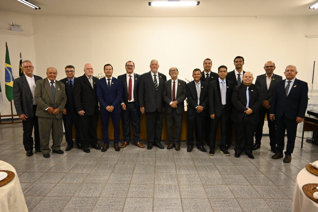 Jerônimo dos Santos assume presidência do Sicomércio-VR