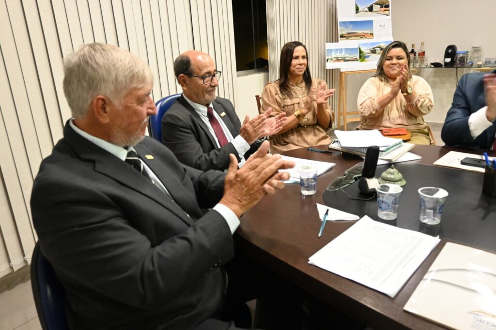 Jerônimo dos Santos assume presidência do Sicomércio-VR