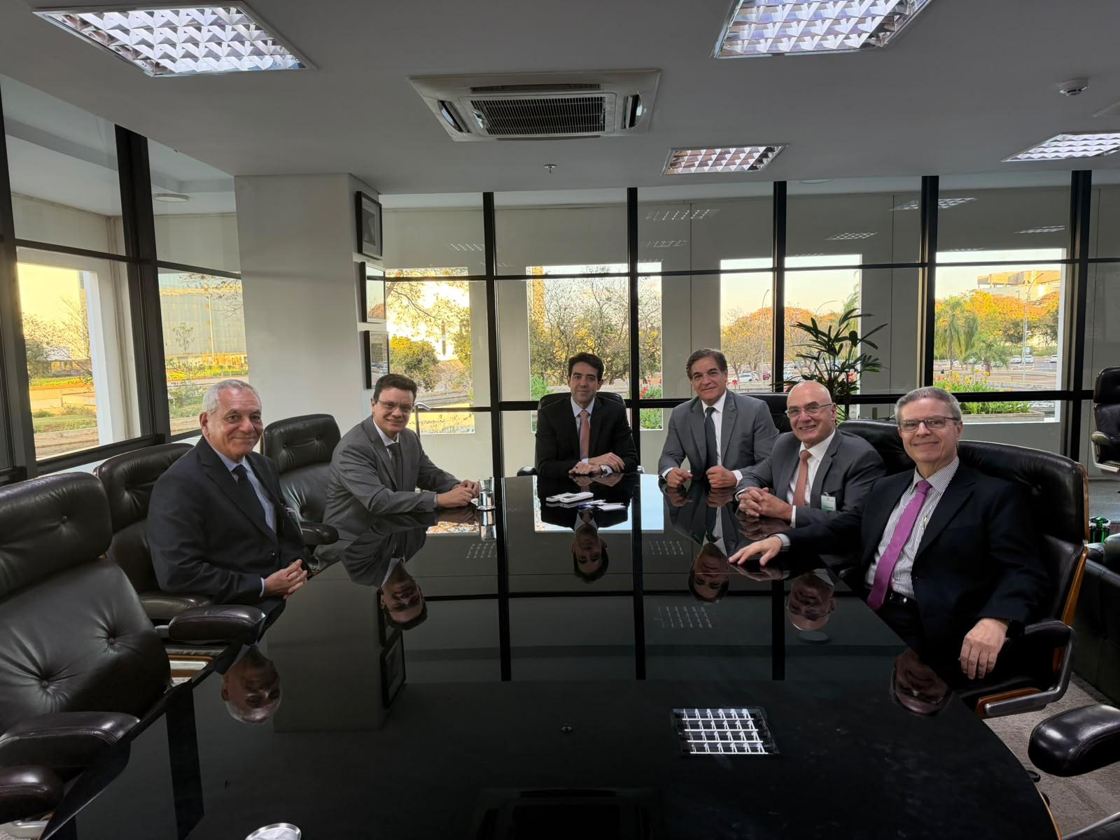 Fecomércio RJ participa de reunião sobre Chamamento Ferroviário Minas-Rio